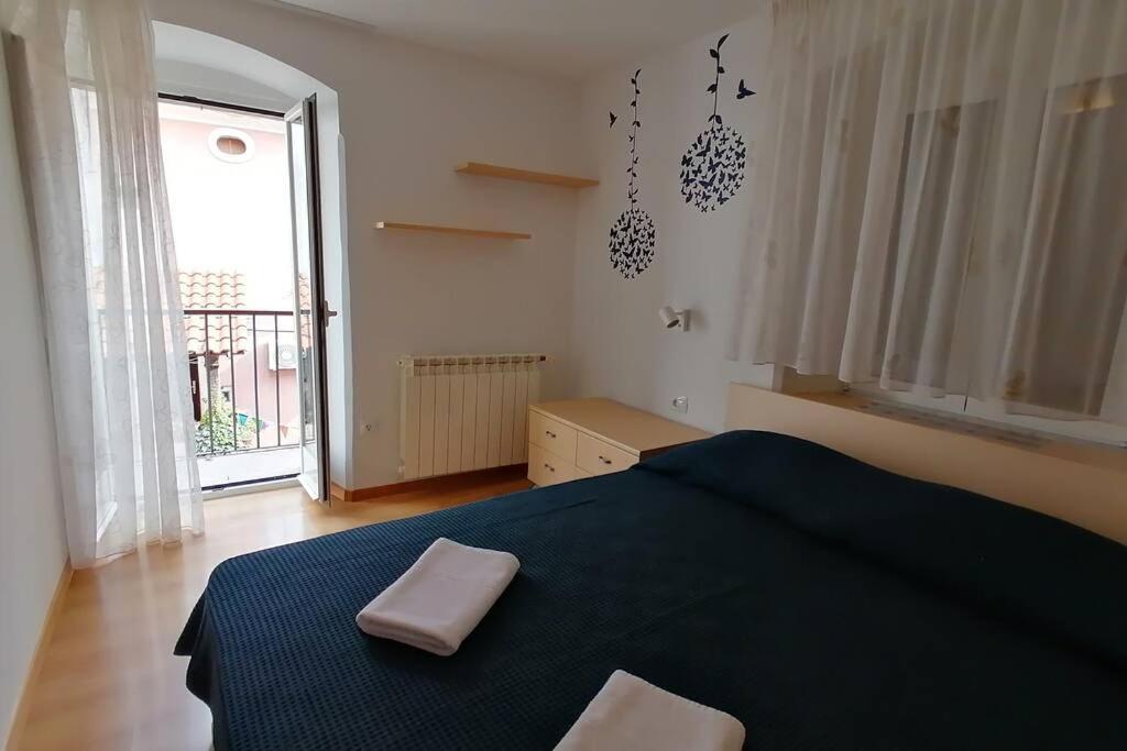 Apartment Veli Dvor Cres Eksteriør billede