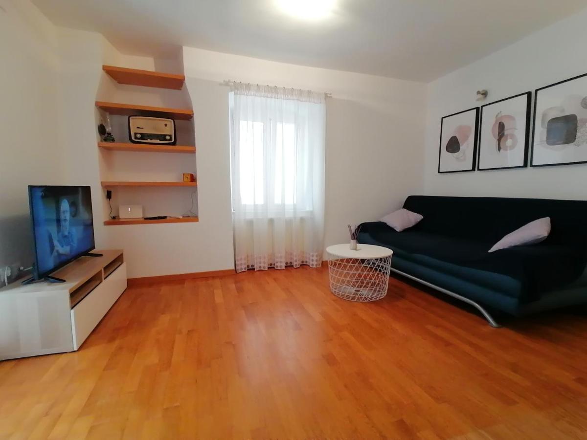 Apartment Veli Dvor Cres Eksteriør billede